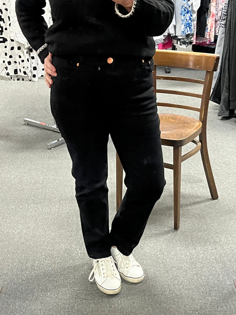 Sue Straight Cut Jeans- Black