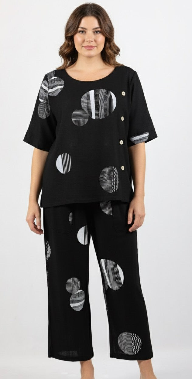 Lea Circle Button Detail Top