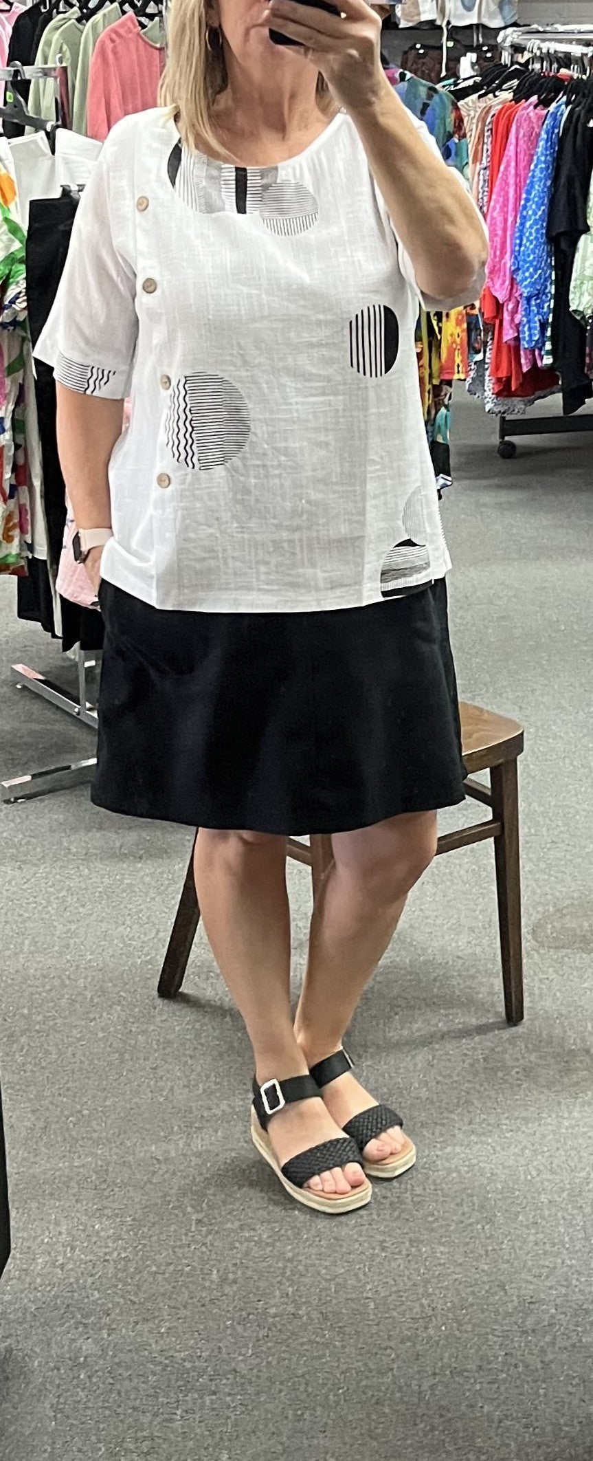 Lea Circle Button Detail Top