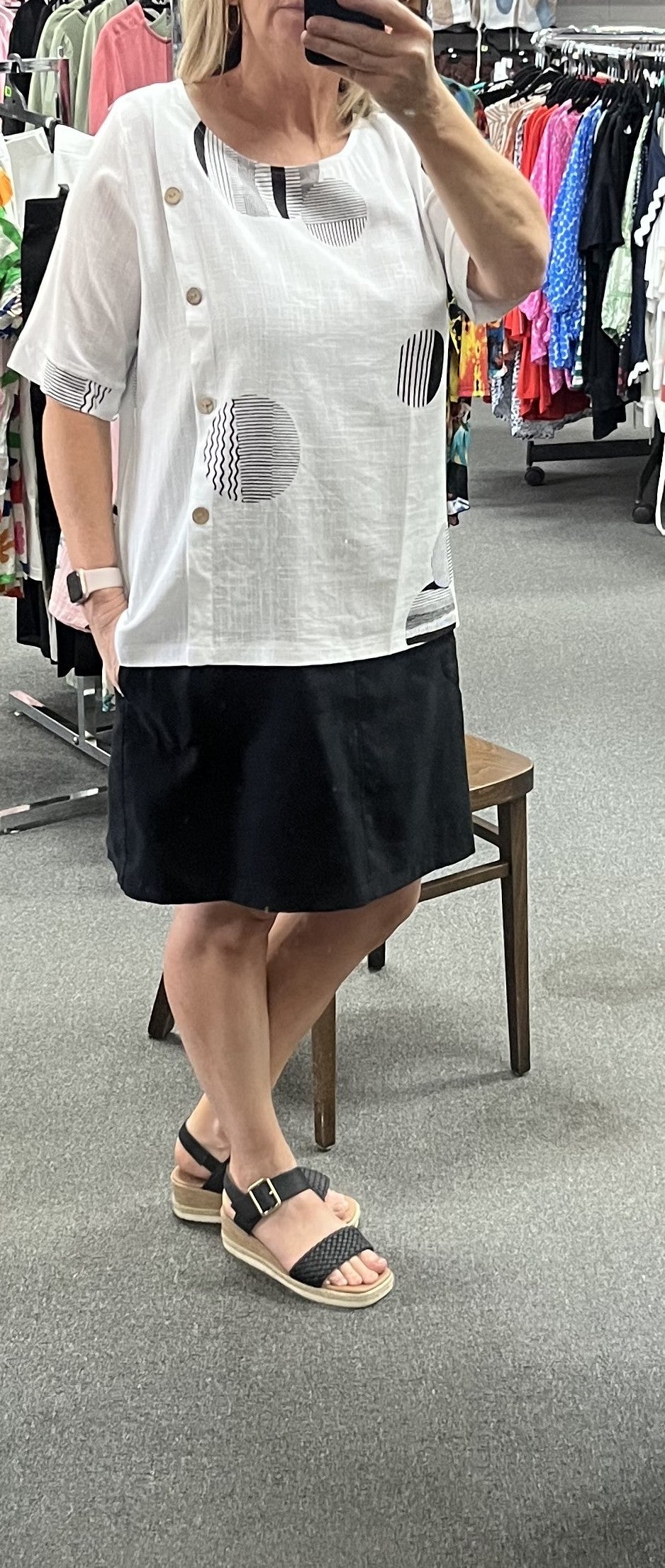 Lea Circle Button Detail Top